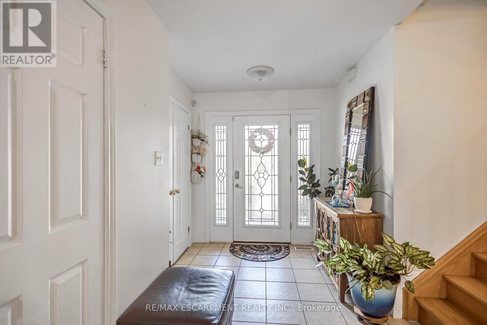 16 Jessica Street, Hamilton, Ontario  L8W 4A3 - Photo 5 - X12911716