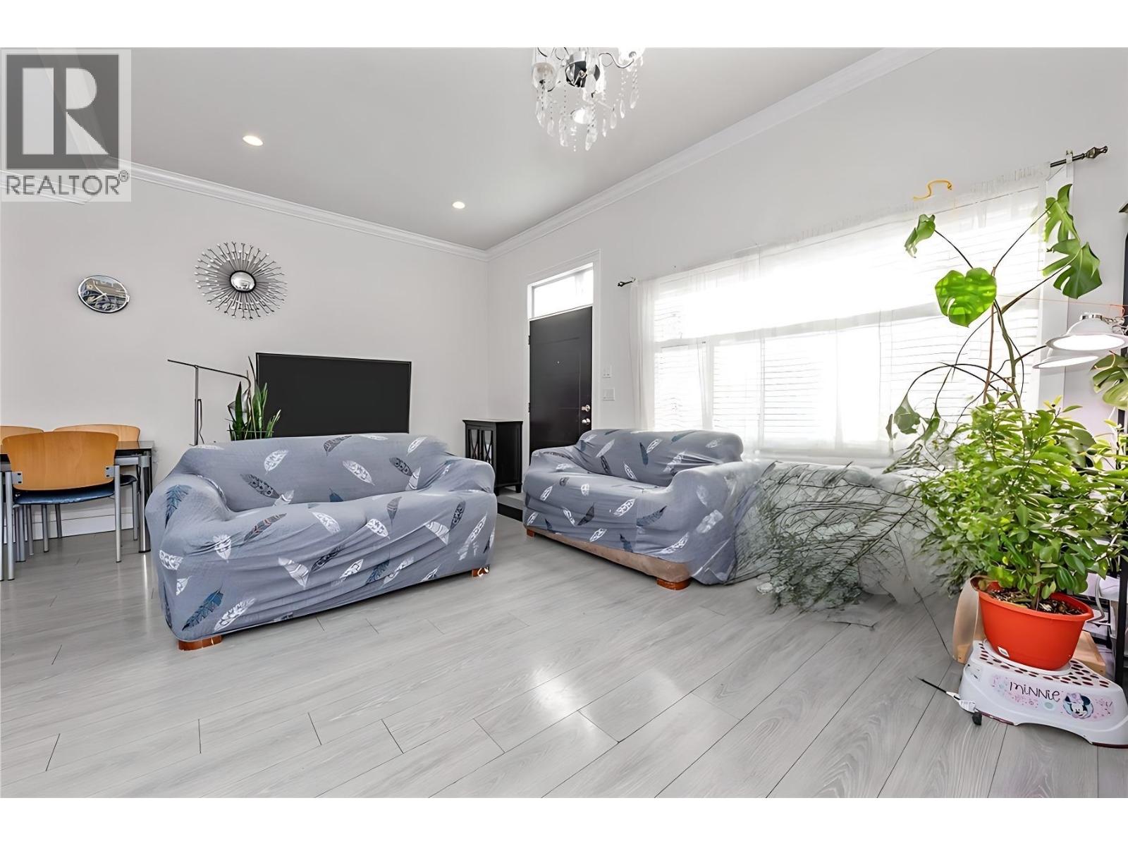 5461 Manor Street, Burnaby, British Columbia  V5G 1B6 - Photo 3 - R3072828