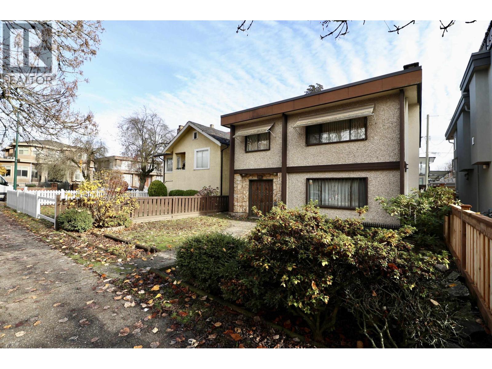 6816 ONTARIO STREET, Vancouver, British Columbia