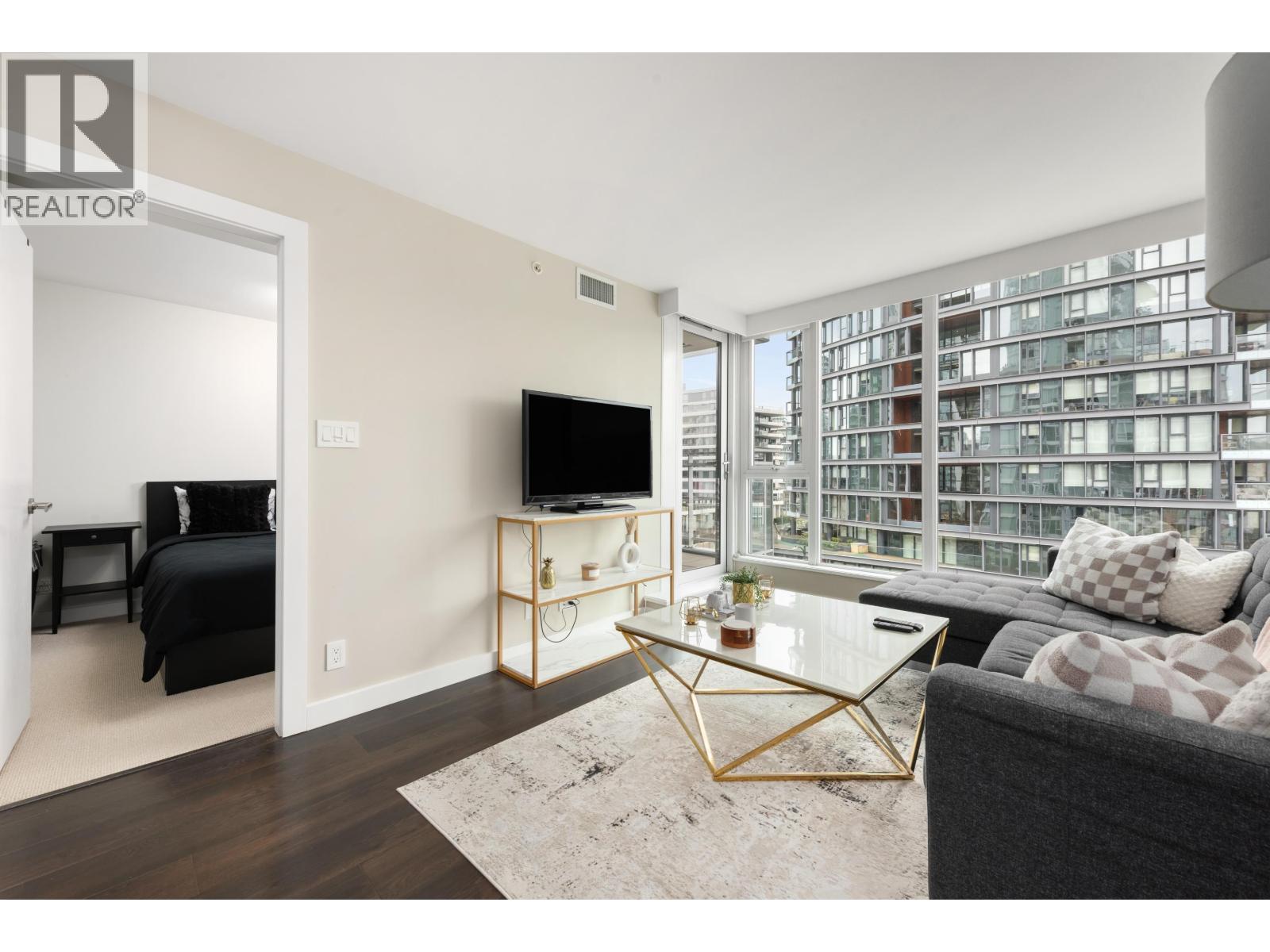 708 1618 Quebec Street, Vancouver, British Columbia  V6A 0C5 - Photo 3 - R3102808