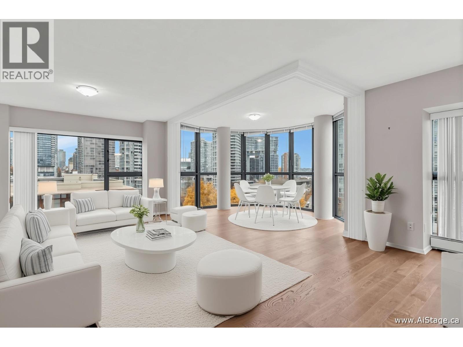 905 238 Alvin Narod Mews, Vancouver, British Columbia  V6B 5Z3 - Photo 1 - R3102811