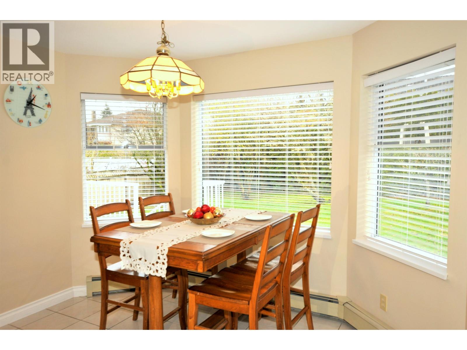 6823 Grant Place, Burnaby, British Columbia  V5B 4X4 - Photo 9 - R3102506