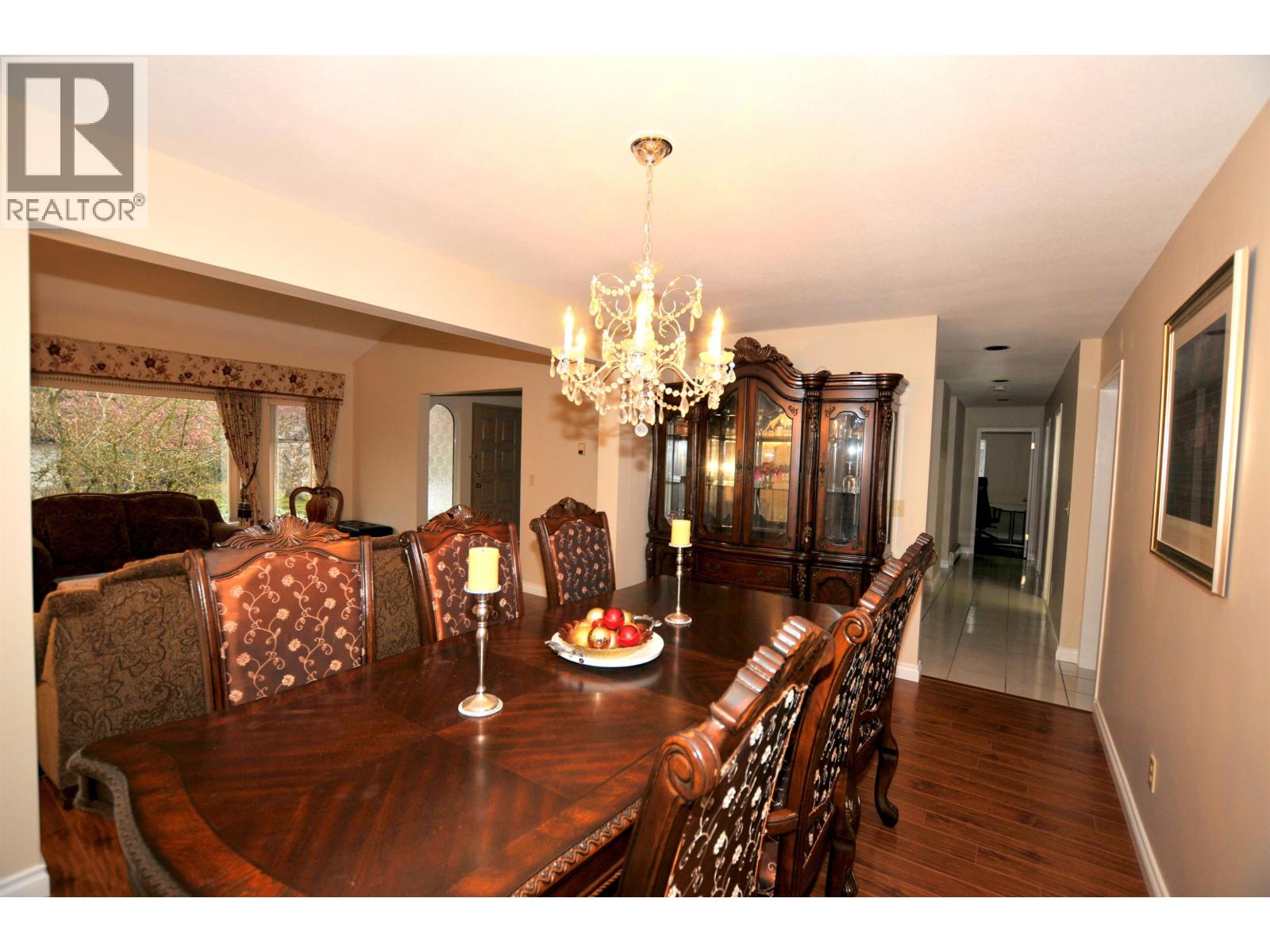 6823 Grant Place, Burnaby, British Columbia  V5B 4X4 - Photo 3 - R3102506