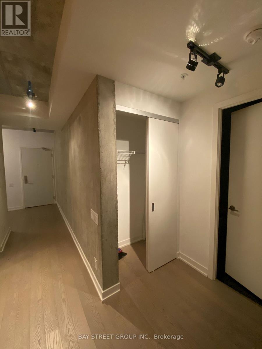 703 - 39 Brant Street, Toronto, Ontario  M5V 0M8 - Photo 6 - C12912712