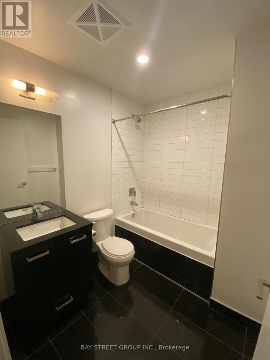 703 - 39 Brant Street, Toronto, Ontario  M5V 0M8 - Photo 7 - C12912712