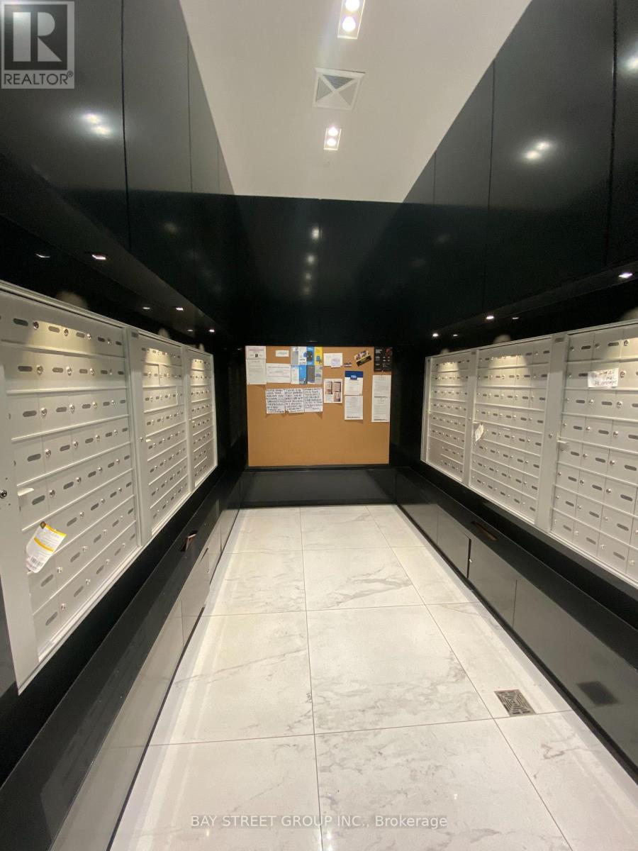 703 - 39 Brant Street, Toronto, Ontario  M5V 0M8 - Photo 8 - C12912712