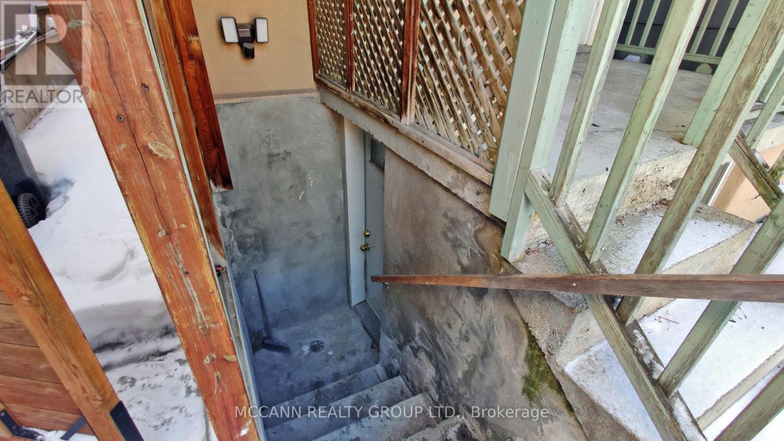 274 Boon Avenue, Toronto, Ontario  M6E 3Z9 - Photo 22 - W12912714