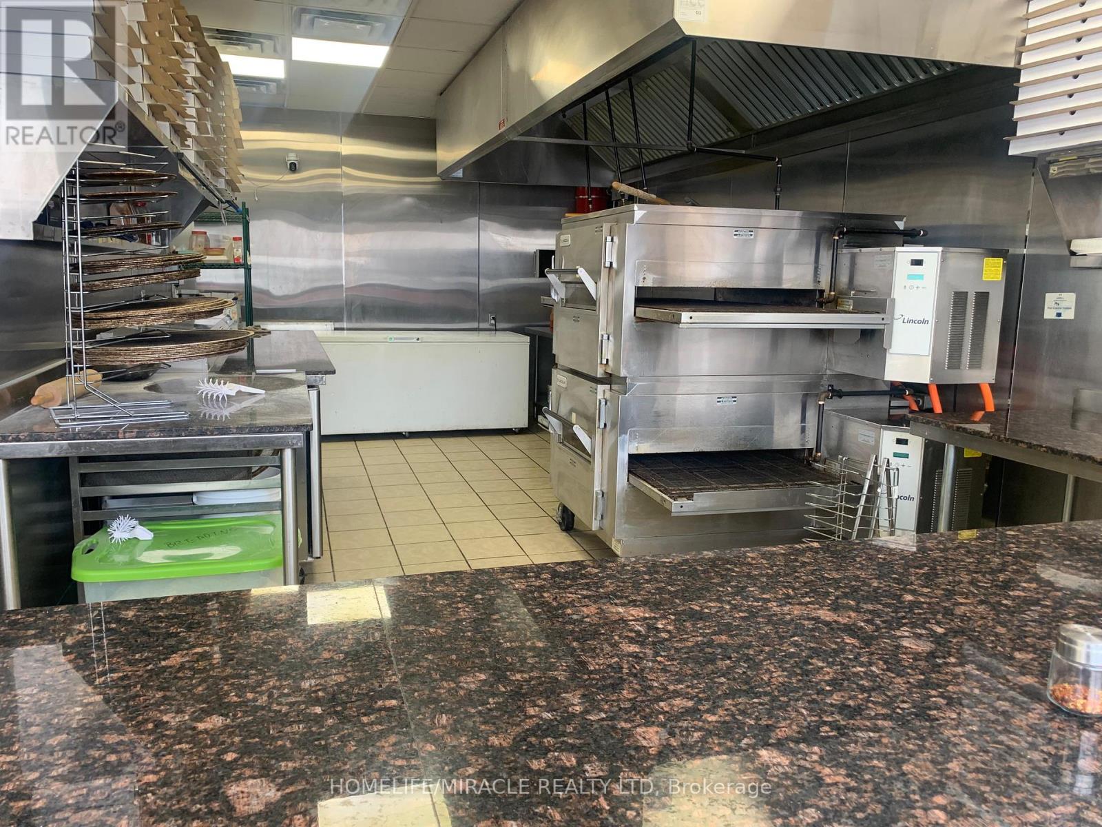 379 Norwich Avenue, Woodstock, Ontario  N4S 3W4 - Photo 4 - X12912720