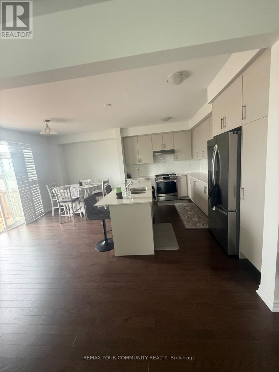 51 West Oak Trail, Barrie, Ontario  L9J 0K9 - Photo 7 - S12881698