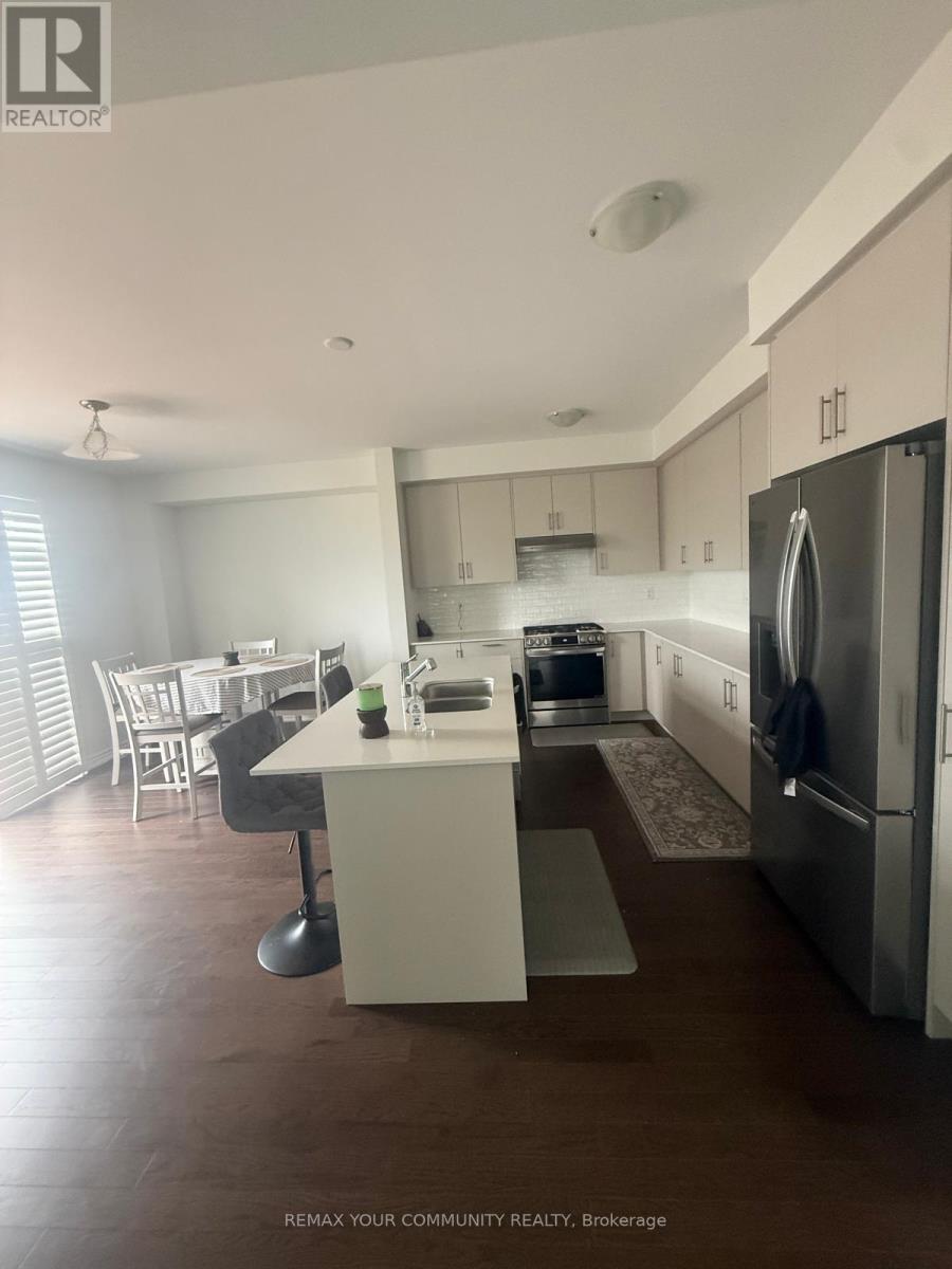 51 West Oak Trail, Barrie, Ontario  L9J 0K9 - Photo 3 - S12881698