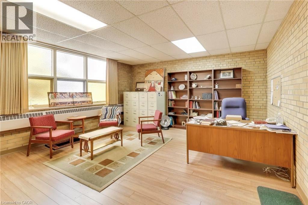 1974 King Street E, Hamilton, Ontario  L8K 1W3 - Photo 13 - 40765266