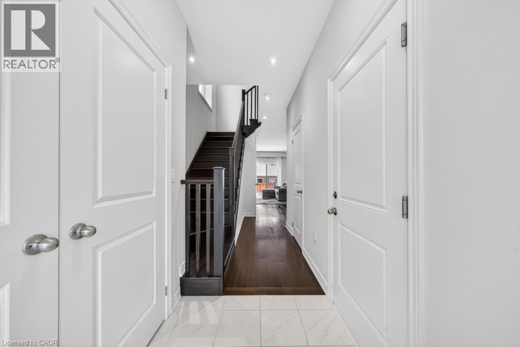 9 Starling Drive, Hamilton, Ontario  L9A 2P5 - Photo 7 - 40807015