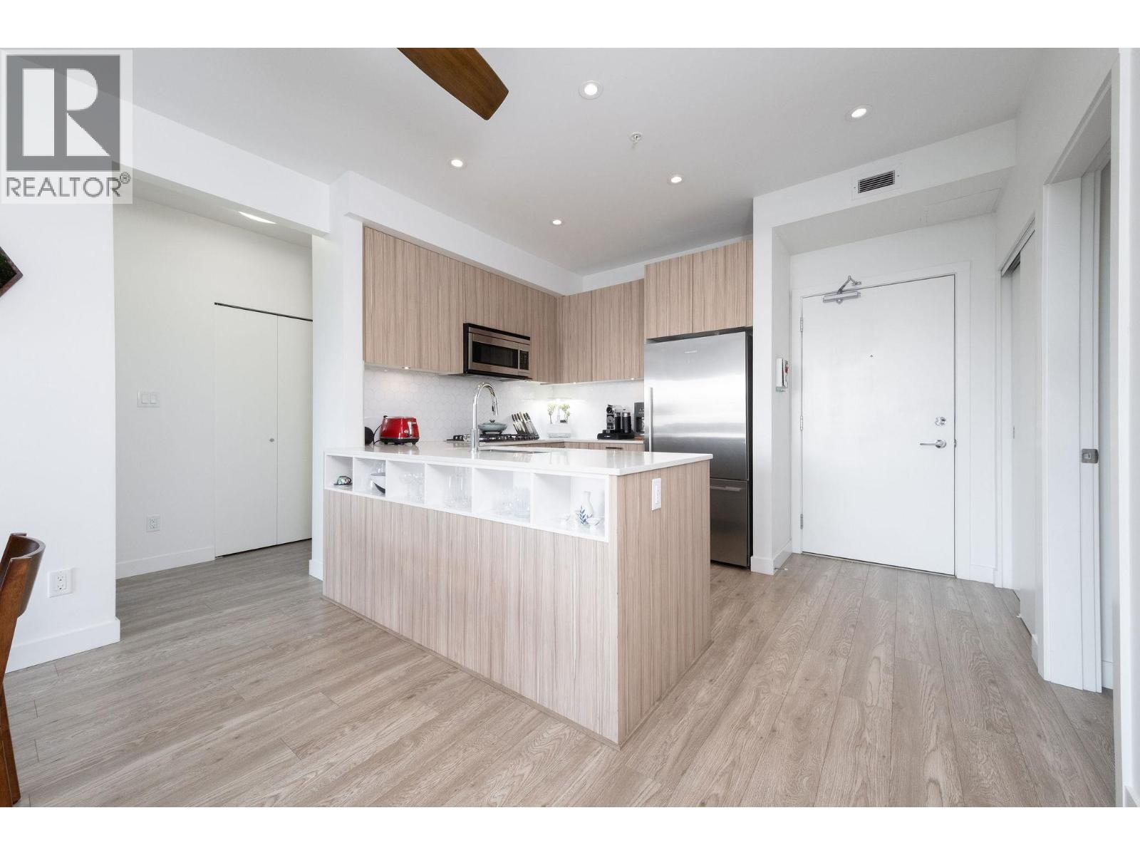 404 1061 Marine Drive, North Vancouver, British Columbia V7P 1S6 - Photo 7 - R3099071