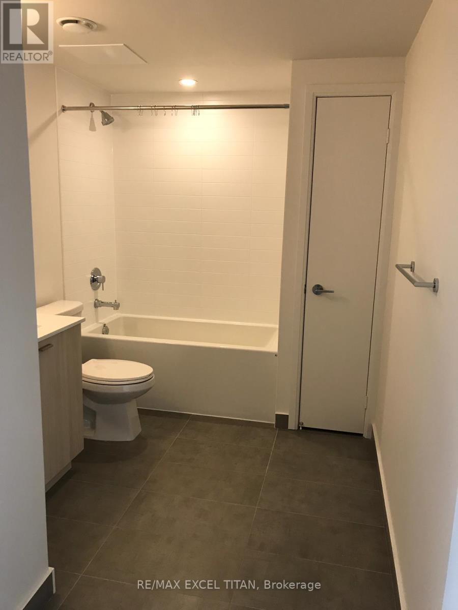 614w - 27 Bathurst Street S, Toronto, Ontario  M5V 0R1 - Photo 2 - C12912736