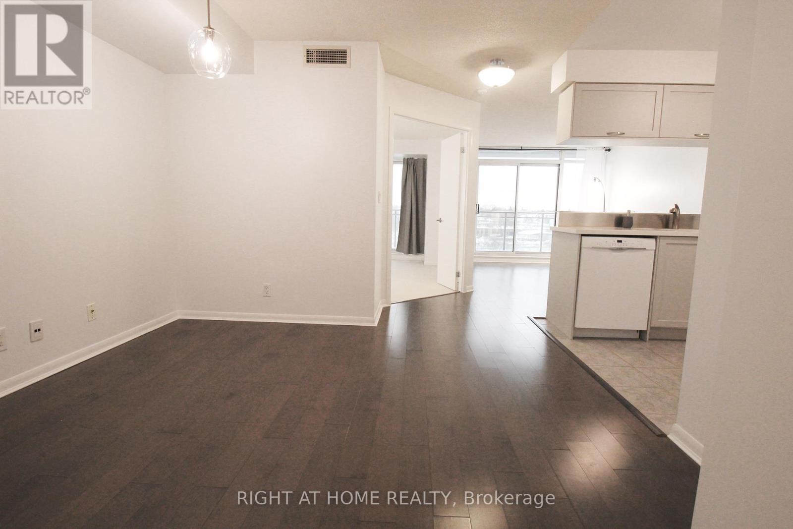 703 - 185 Legion Road N, Toronto, Ontario  M8Y 0A1 - Photo 11 - W12912728