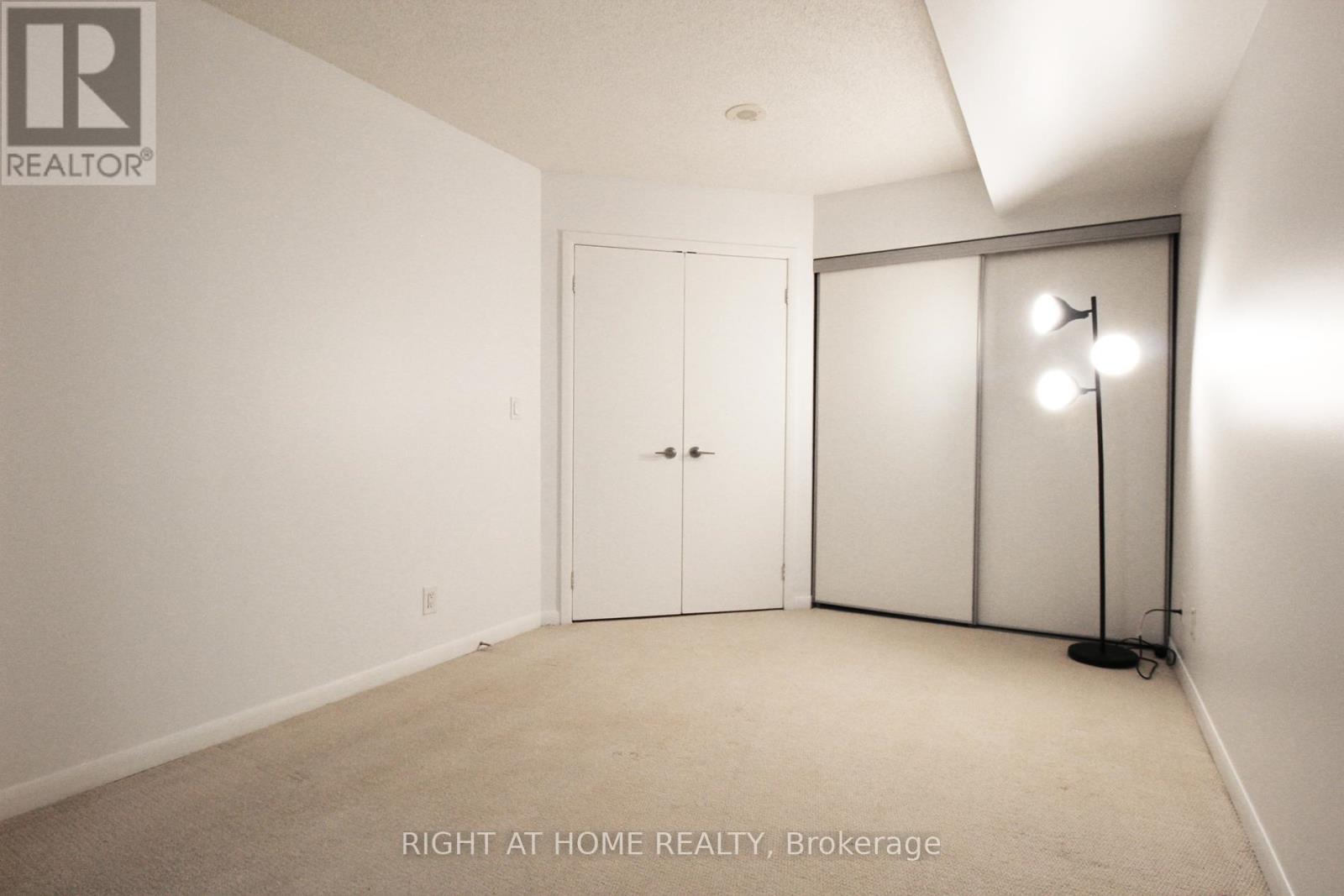 703 - 185 Legion Road N, Toronto, Ontario  M8Y 0A1 - Photo 26 - W12912728