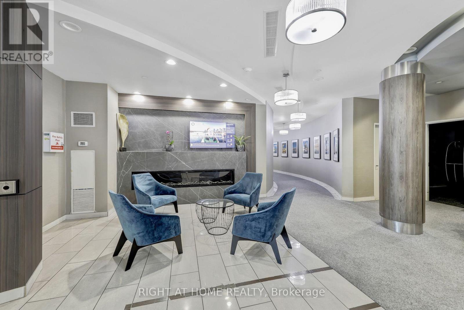 703 - 185 Legion Road N, Toronto, Ontario  M8Y 0A1 - Photo 5 - W12912728