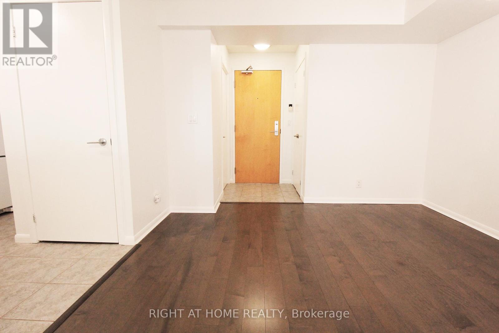 703 - 185 Legion Road N, Toronto, Ontario  M8Y 0A1 - Photo 8 - W12912728