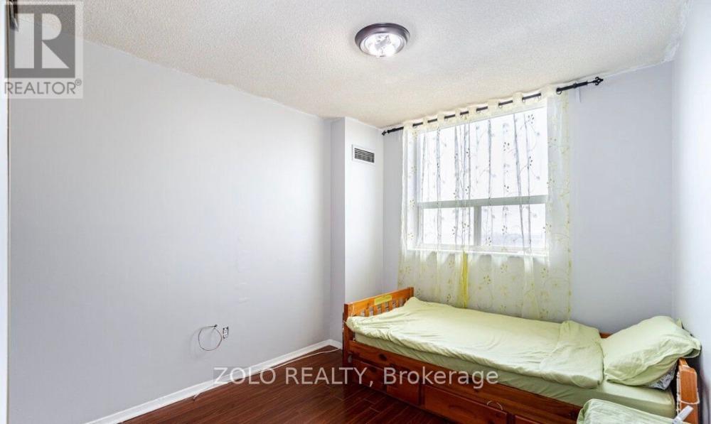 1601 - 3 Lisa Street, Brampton, Ontario  L6T 4A2 - Photo 7 - W12912746