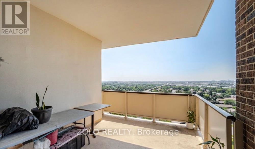 1601 - 3 Lisa Street, Brampton, Ontario  L6T 4A2 - Photo 9 - W12912746