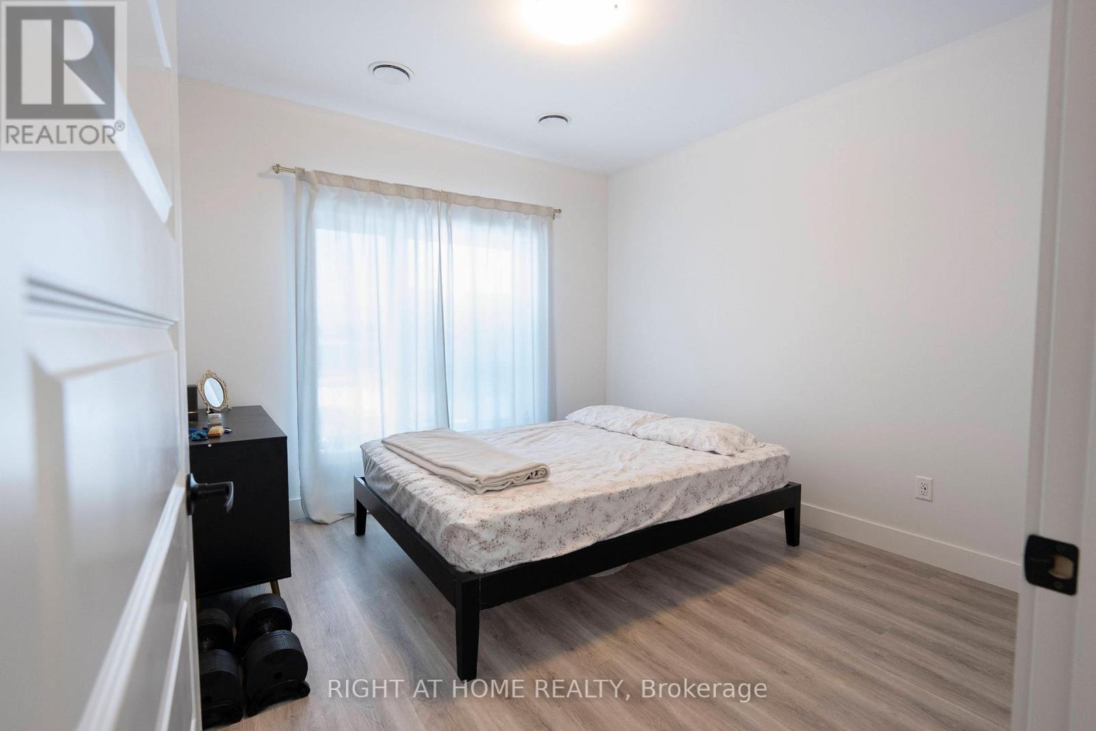 302 - 1000 Lackner Place E, Kitchener, Ontario  N2A 0L9 - Photo 8 - X12912722