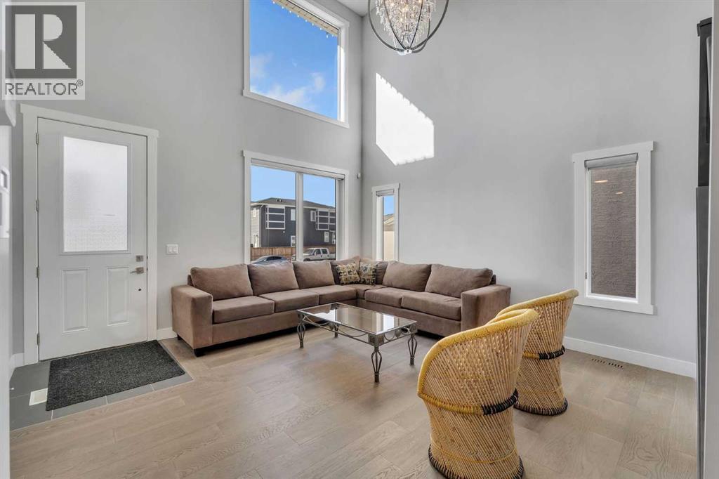 109 Chelsea Grove, Chestermere, Alberta  T1X 1Z5 - Photo 4 - A2295752