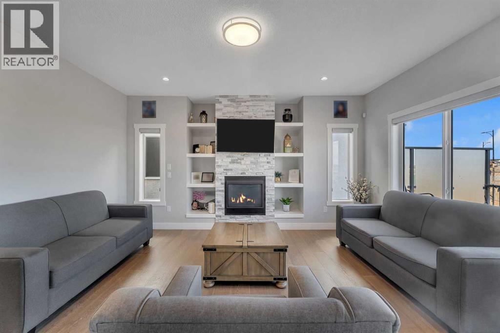 109 Chelsea Grove, Chestermere, Alberta  T1X 1Z5 - Photo 9 - A2295752