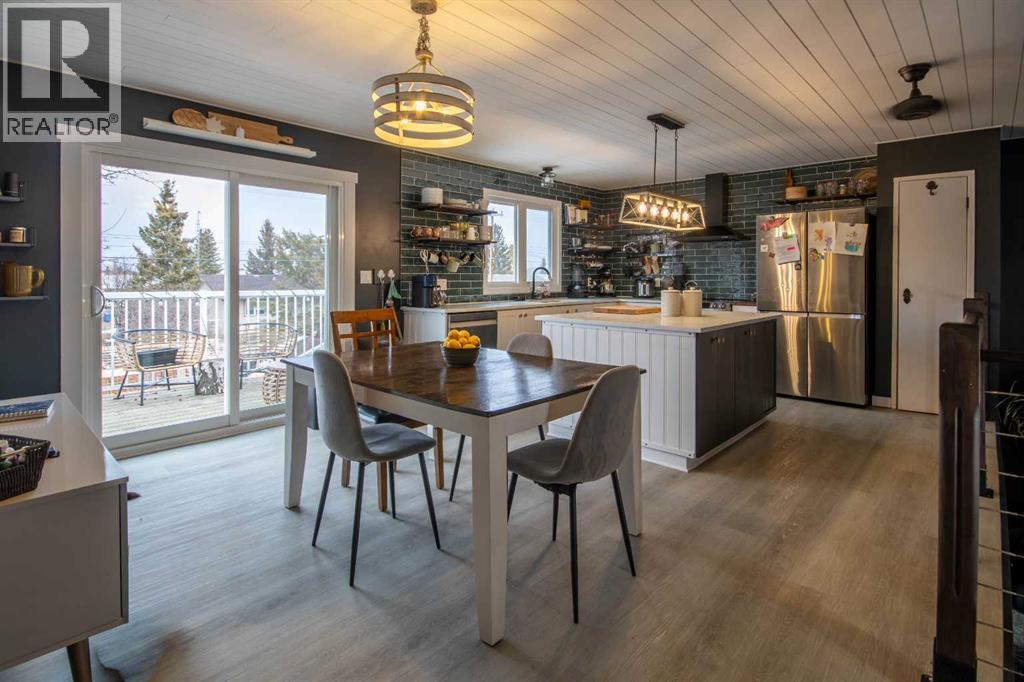 218 8 Avenue NE, Sundre, Alberta  T0M 1X0 - Photo 11 - A2295466