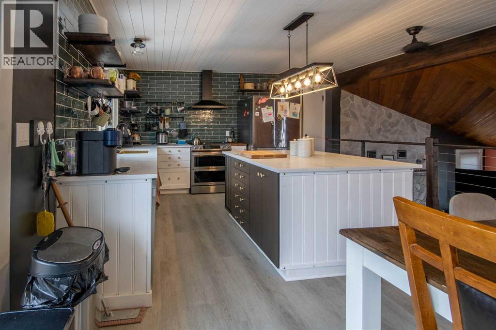 218 8 Avenue NE, Sundre, Alberta  T0M 1X0 - Photo 12 - A2295466