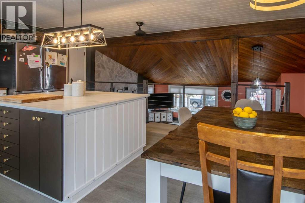 218 8 Avenue NE, Sundre, Alberta  T0M 1X0 - Photo 14 - A2295466