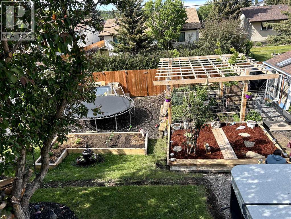 218 8 Avenue NE, Sundre, Alberta  T0M 1X0 - Photo 2 - A2295466