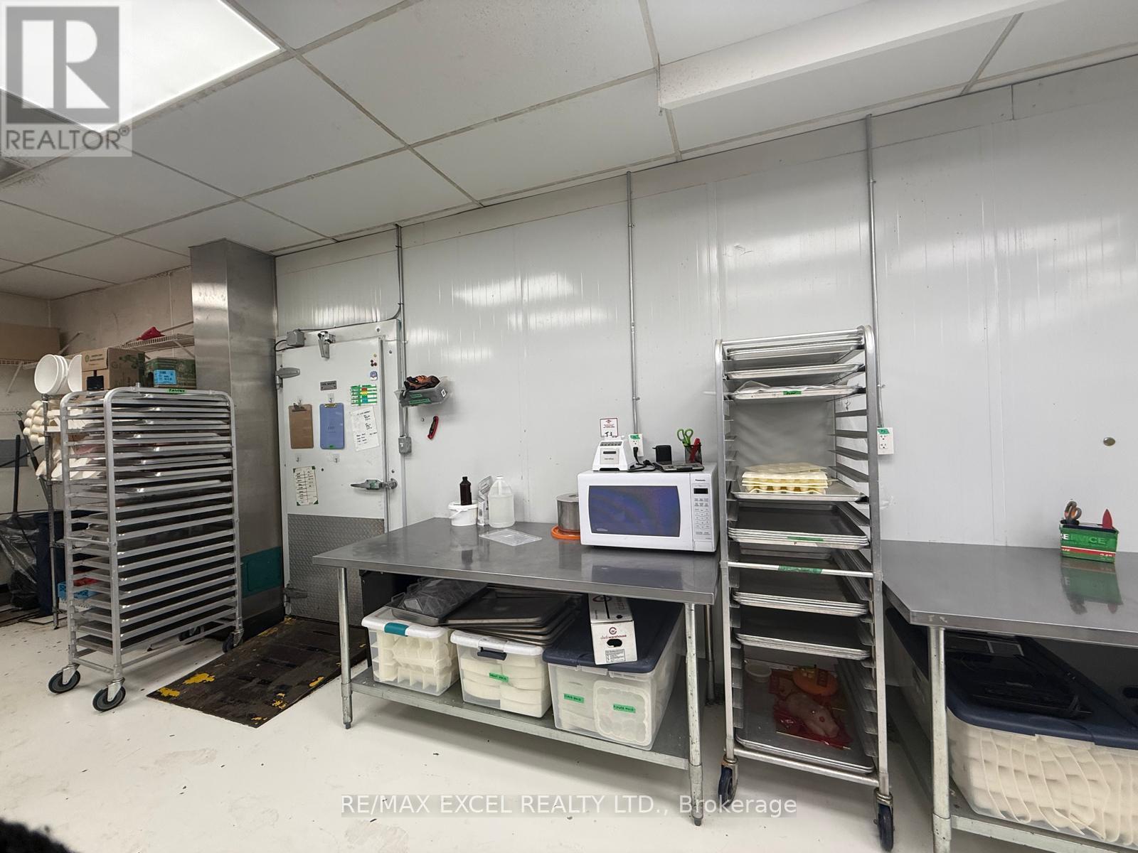 19 Glendinning Avenue, Toronto, Ontario  M1W 3E2 - Photo 14 - E12912760