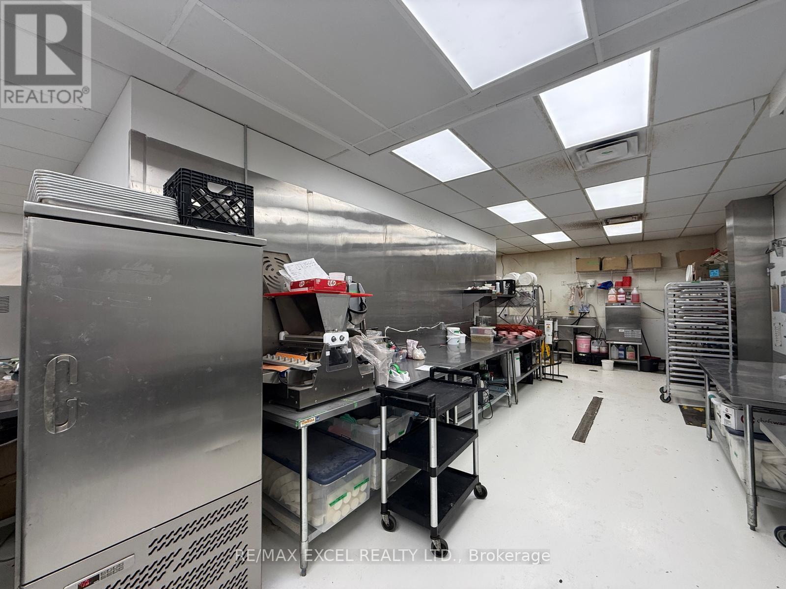 19 Glendinning Avenue, Toronto, Ontario  M1W 3E2 - Photo 9 - E12912760