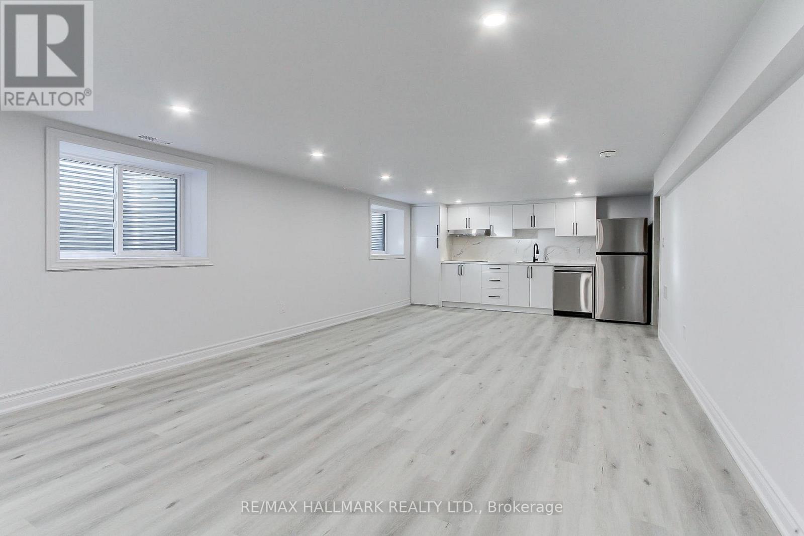 Secondary Suite/basement - 25b Knowles Crescent, Aurora, Ontario  L4G 1Z6 - Photo 10 - N12912754