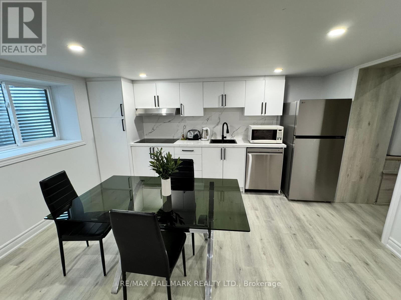 Secondary Suite/basement - 25b Knowles Crescent, Aurora, Ontario  L4G 1Z6 - Photo 13 - N12912754