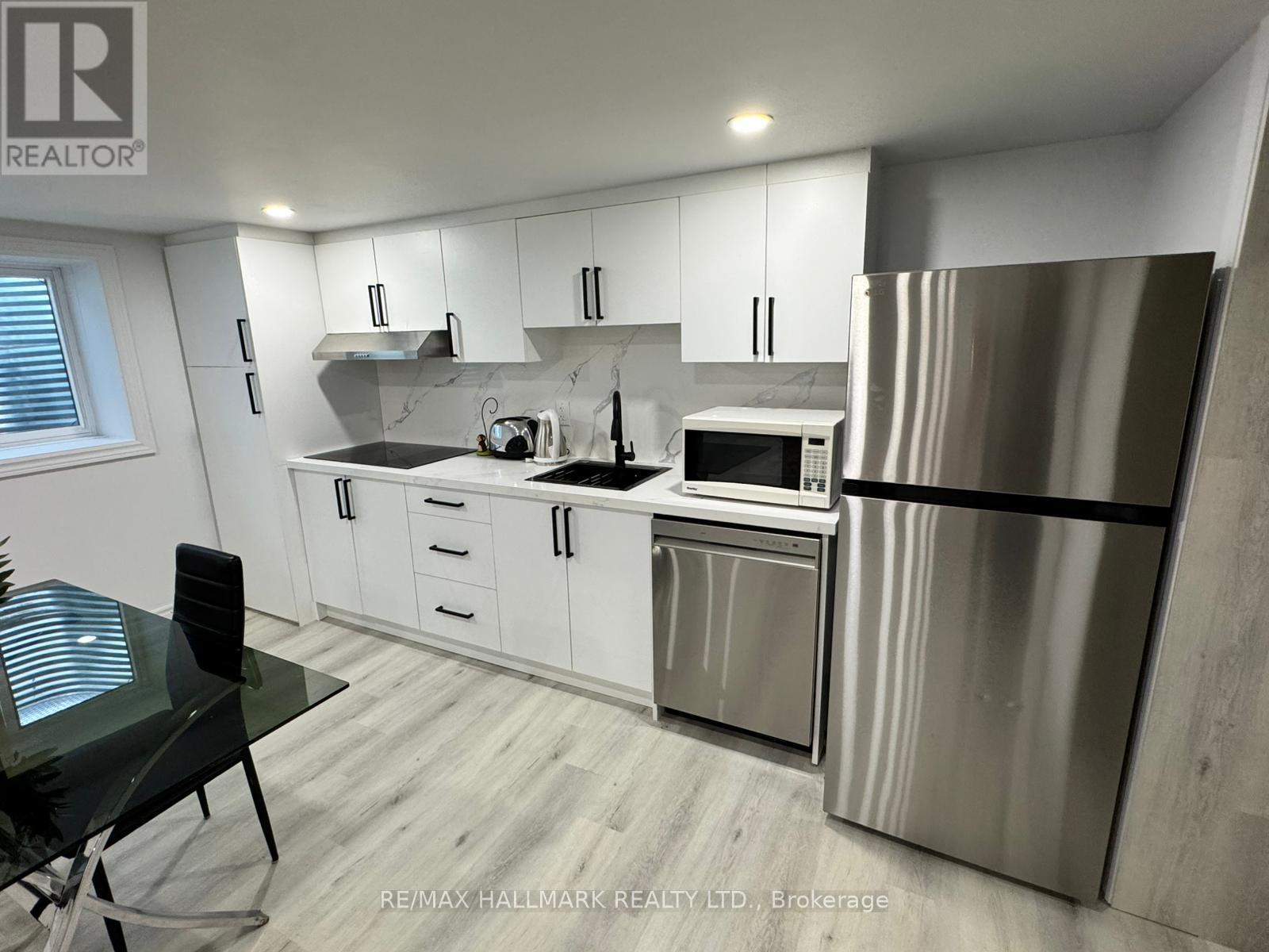 Secondary Suite/basement - 25b Knowles Crescent, Aurora, Ontario  L4G 1Z6 - Photo 15 - N12912754