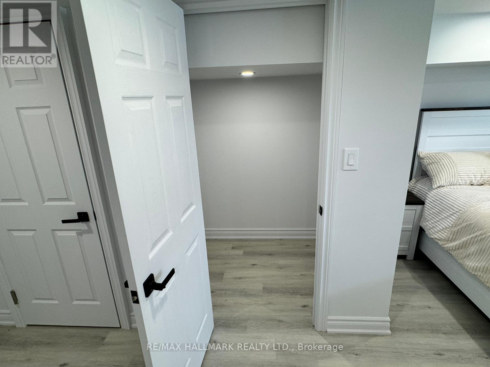 Secondary Suite/basement - 25b Knowles Crescent, Aurora, Ontario  L4G 1Z6 - Photo 29 - N12912754