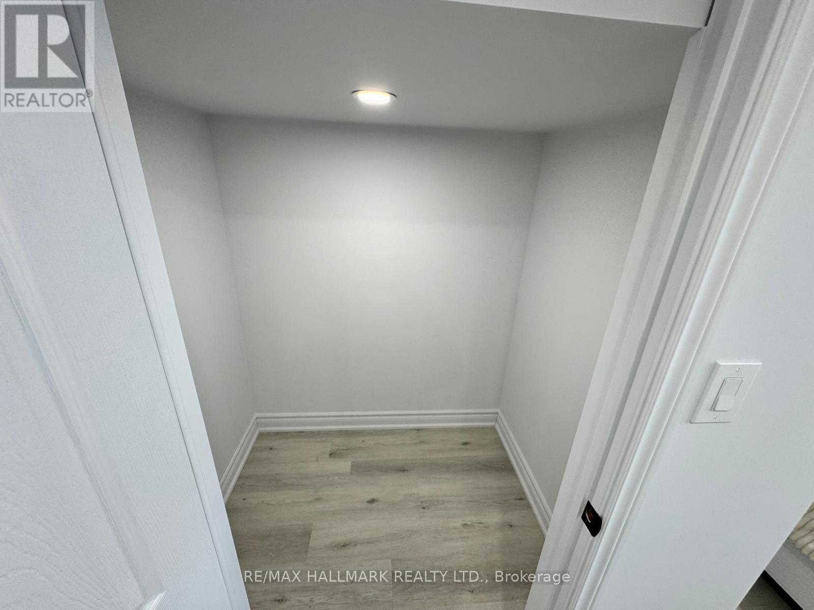 Secondary Suite/basement - 25b Knowles Crescent, Aurora, Ontario  L4G 1Z6 - Photo 30 - N12912754