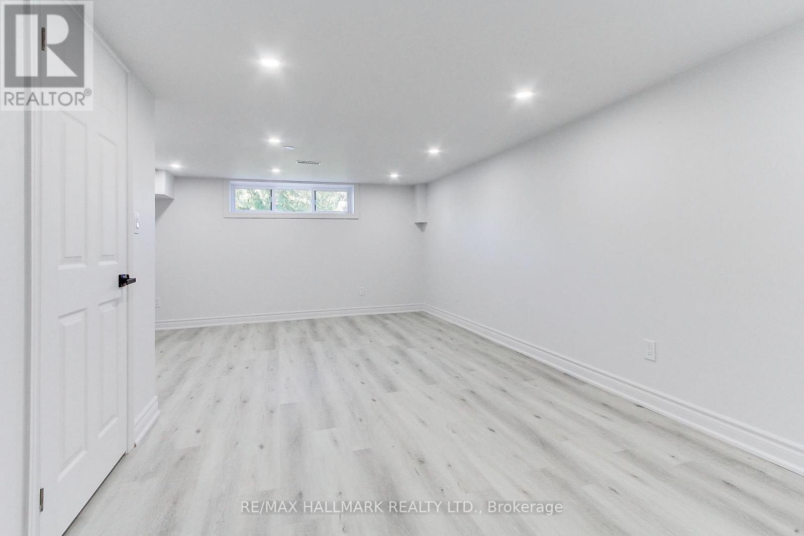 Secondary Suite/basement - 25b Knowles Crescent, Aurora, Ontario  L4G 1Z6 - Photo 32 - N12912754