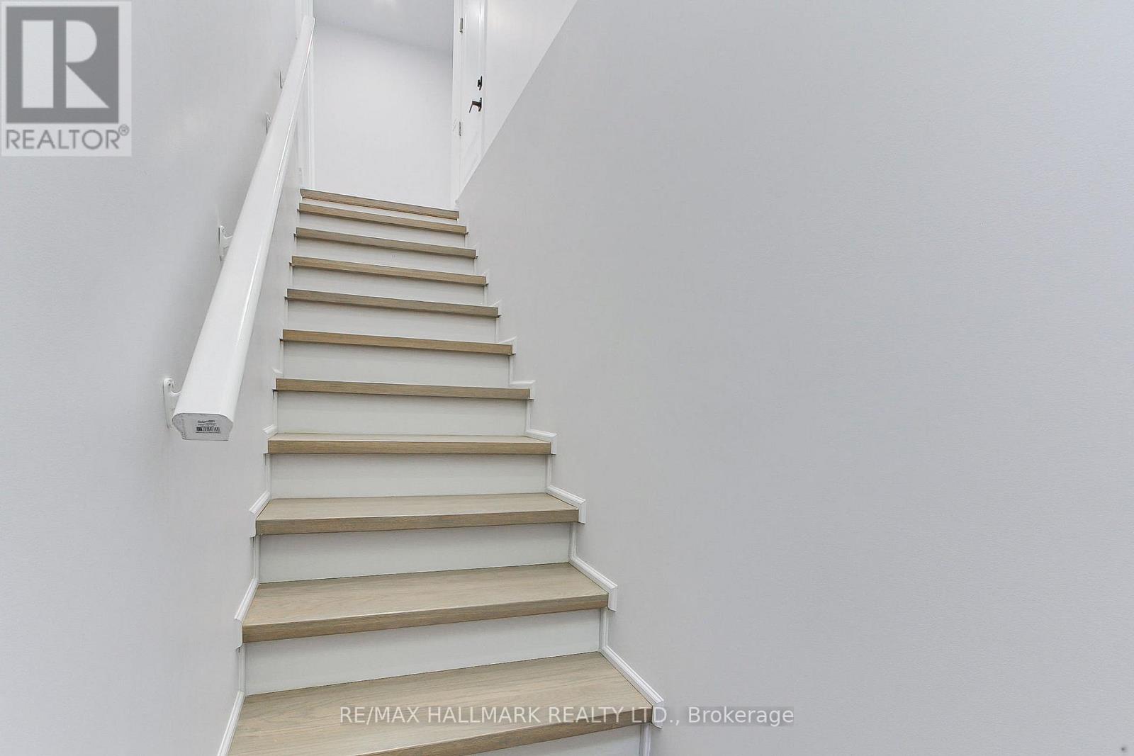 Secondary Suite/basement - 25b Knowles Crescent, Aurora, Ontario  L4G 1Z6 - Photo 5 - N12912754