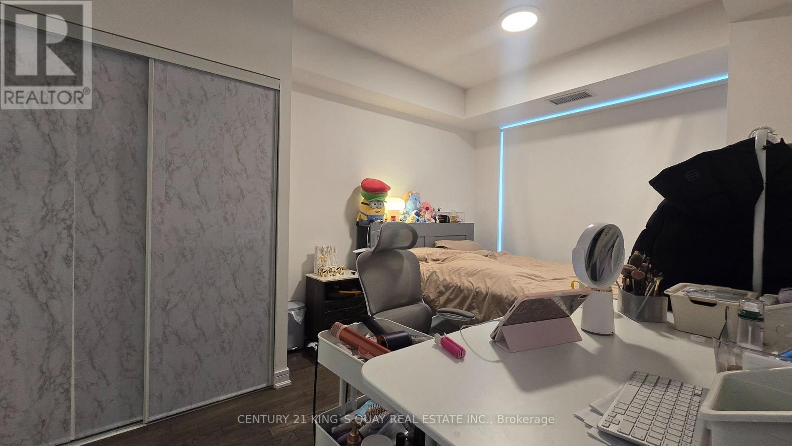 1101 - 9201 Yonge Street, Richmond Hill, Ontario  L4C 1H9 - Photo 9 - N12912770