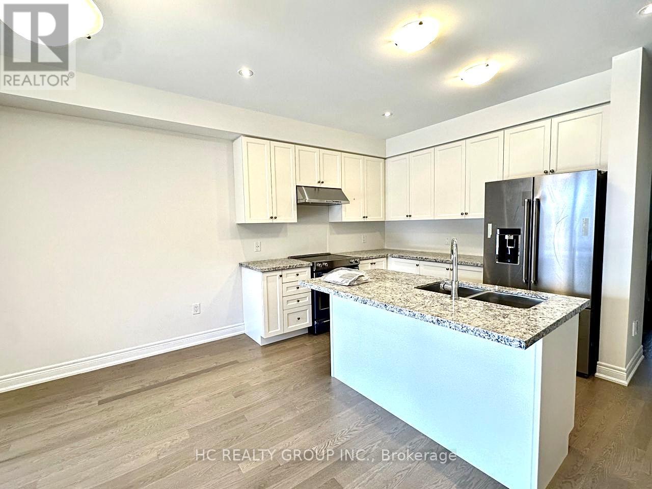 561 Vine Cliff Boulevard, Markham, Ontario  L6C 3N4 - Photo 3 - N12912774