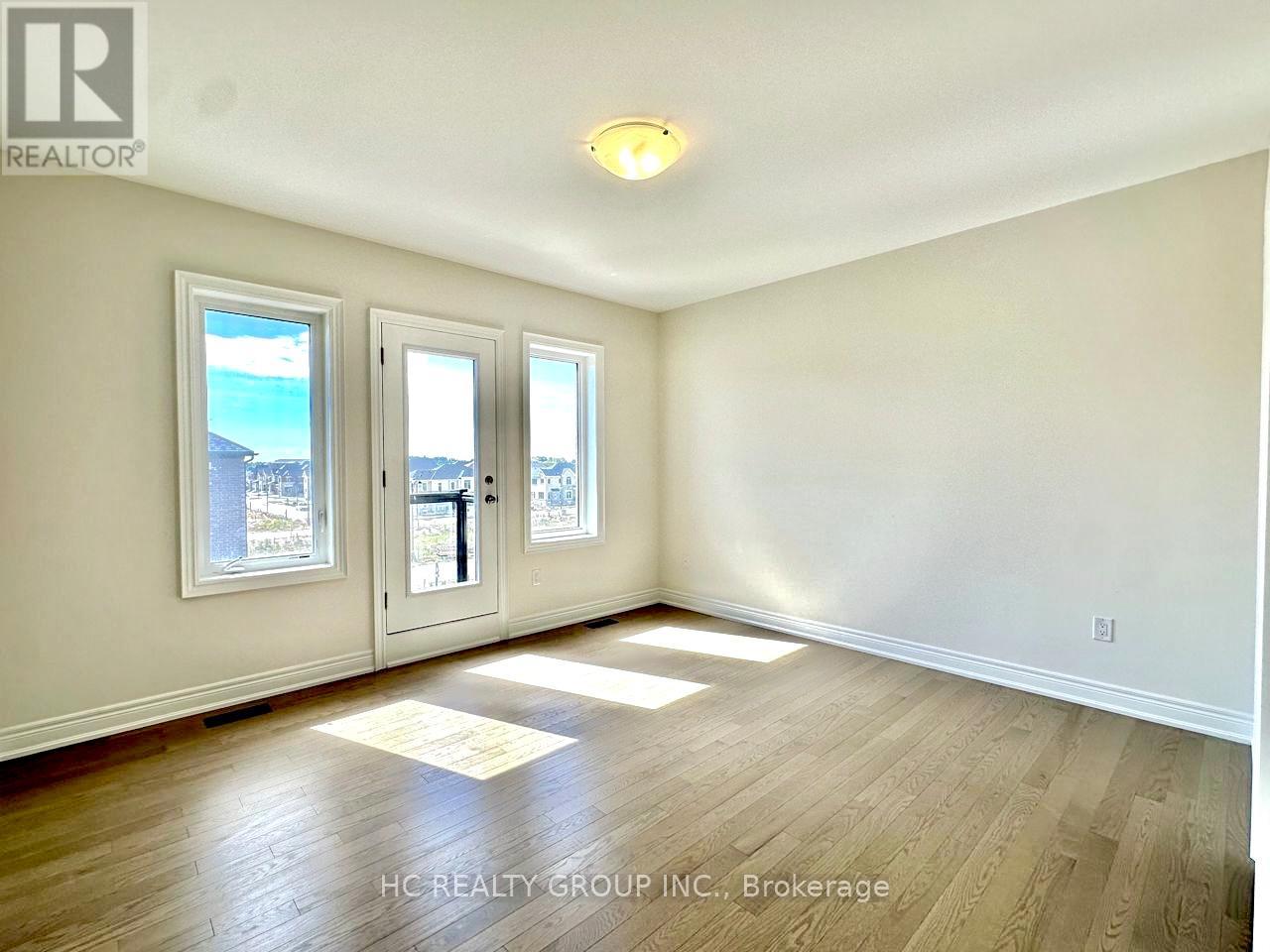 561 Vine Cliff Boulevard, Markham, Ontario  L6C 3N4 - Photo 4 - N12912774