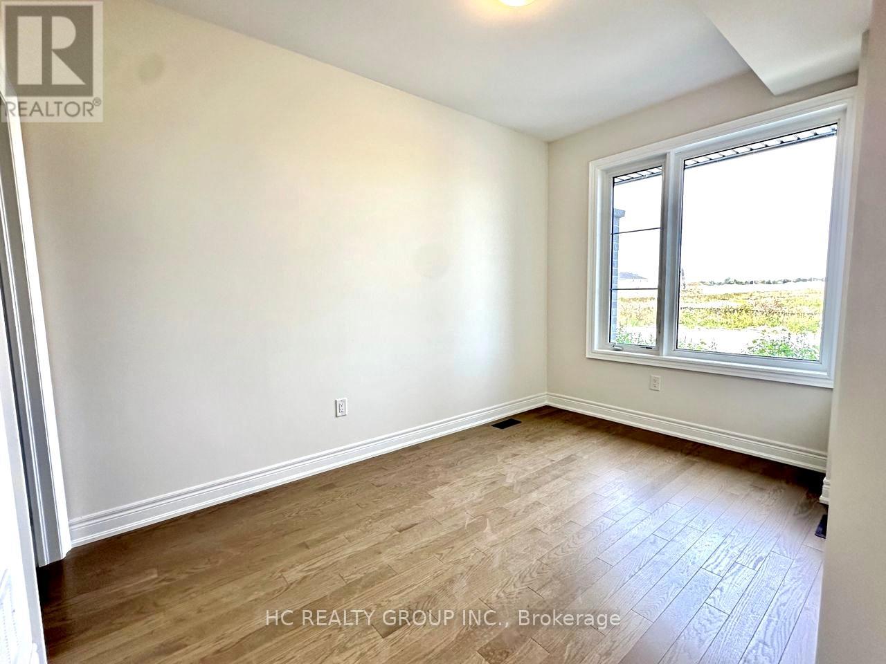 561 Vine Cliff Boulevard, Markham, Ontario  L6C 3N4 - Photo 7 - N12912774