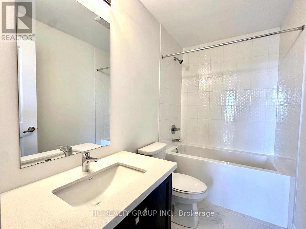 561 Vine Cliff Boulevard, Markham, Ontario  L6C 3N4 - Photo 8 - N12912774