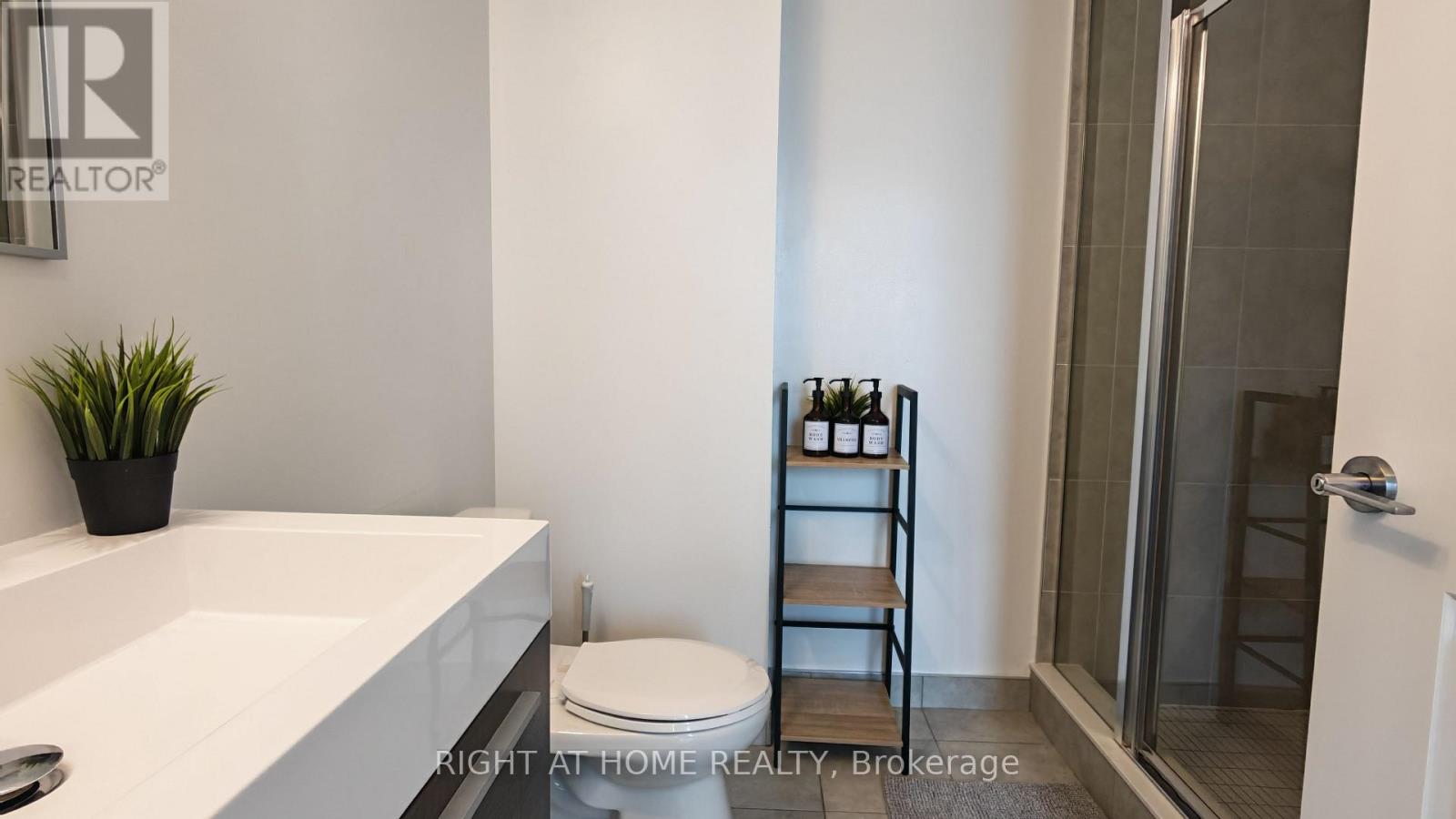 1508 - 10 Rouge Valley W, Markham, Ontario  L6G 0G9 - Photo 11 - N12912782