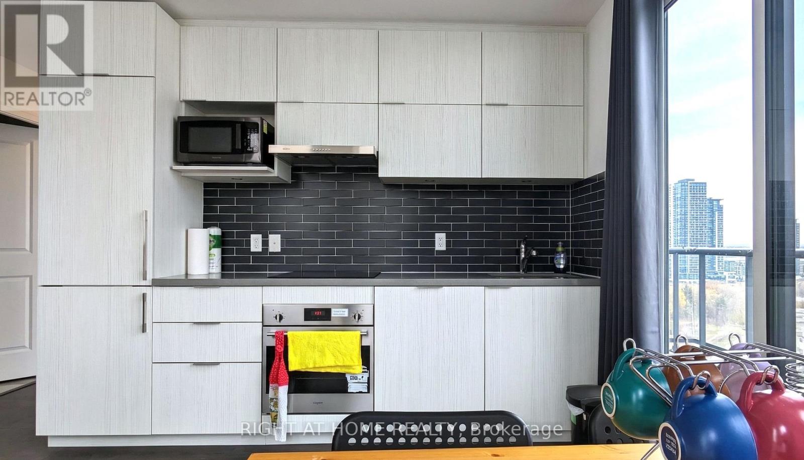 1508 - 10 Rouge Valley W, Markham, Ontario  L6G 0G9 - Photo 5 - N12912782