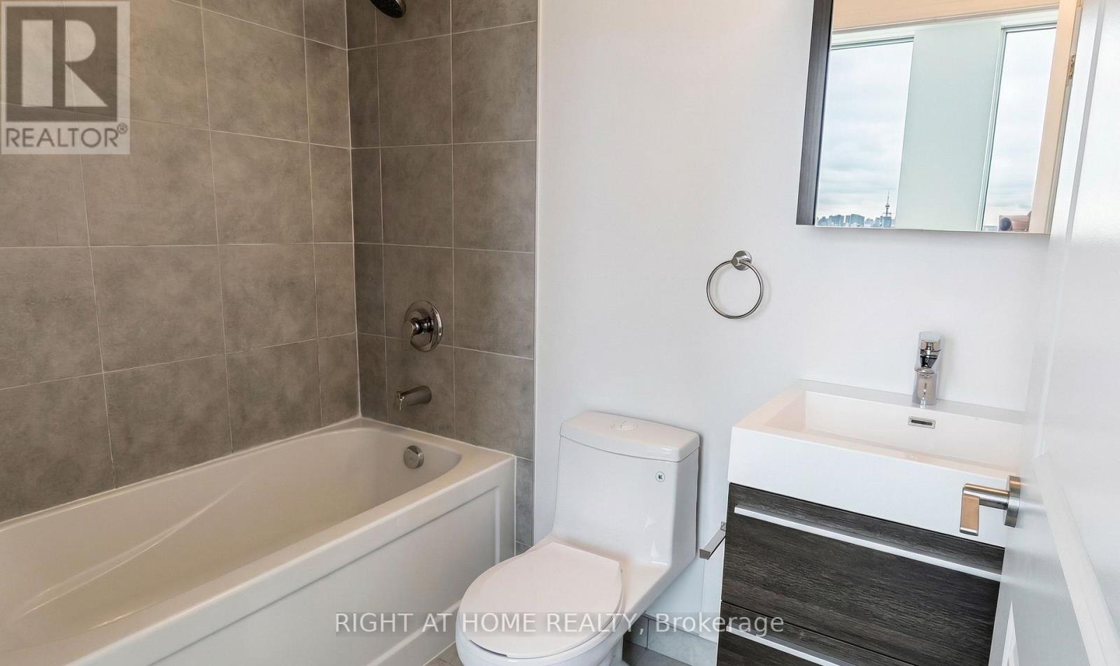 1508 - 10 Rouge Valley W, Markham, Ontario  L6G 0G9 - Photo 9 - N12912782