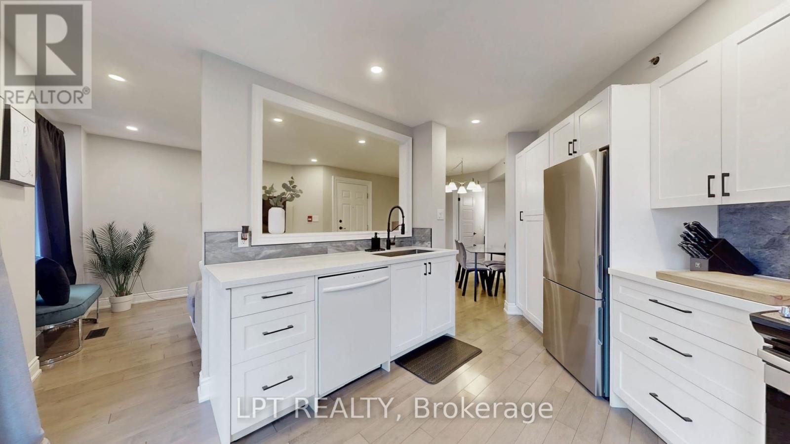 712 - 75 Weldrick Road S, Richmond Hill, Ontario  L4C 0H9 - Photo 12 - N12912806