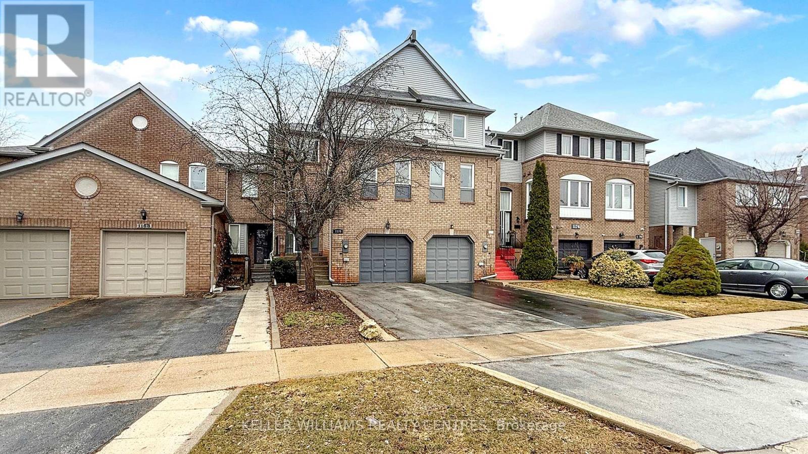 1170 Leewood Drive, Oakville, Ontario  L6M 3B9 - Photo 2 - W12912762